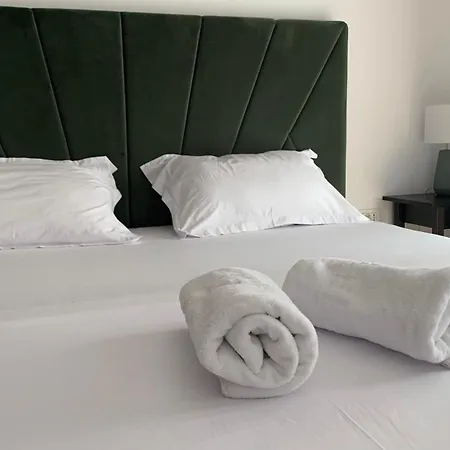 Luxury Monarch Sleeps 5 Lejlighed Timişoara