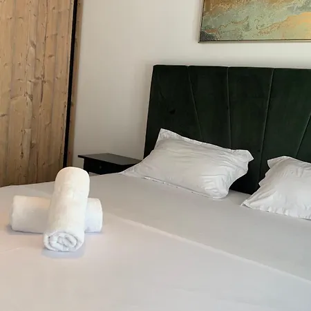 Luxury Monarch Sleeps 5 * Timişoara