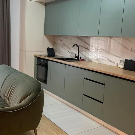 Luxury Monarch Sleeps 5