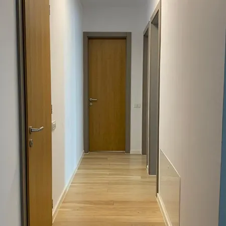 Luxury Monarch Sleeps 5 * Timişoara
